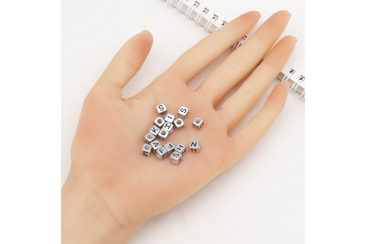 Декоративные бусинки для творчества Алфавит Кубики Dom Busin УТ000004425 в упаковке 130 шт