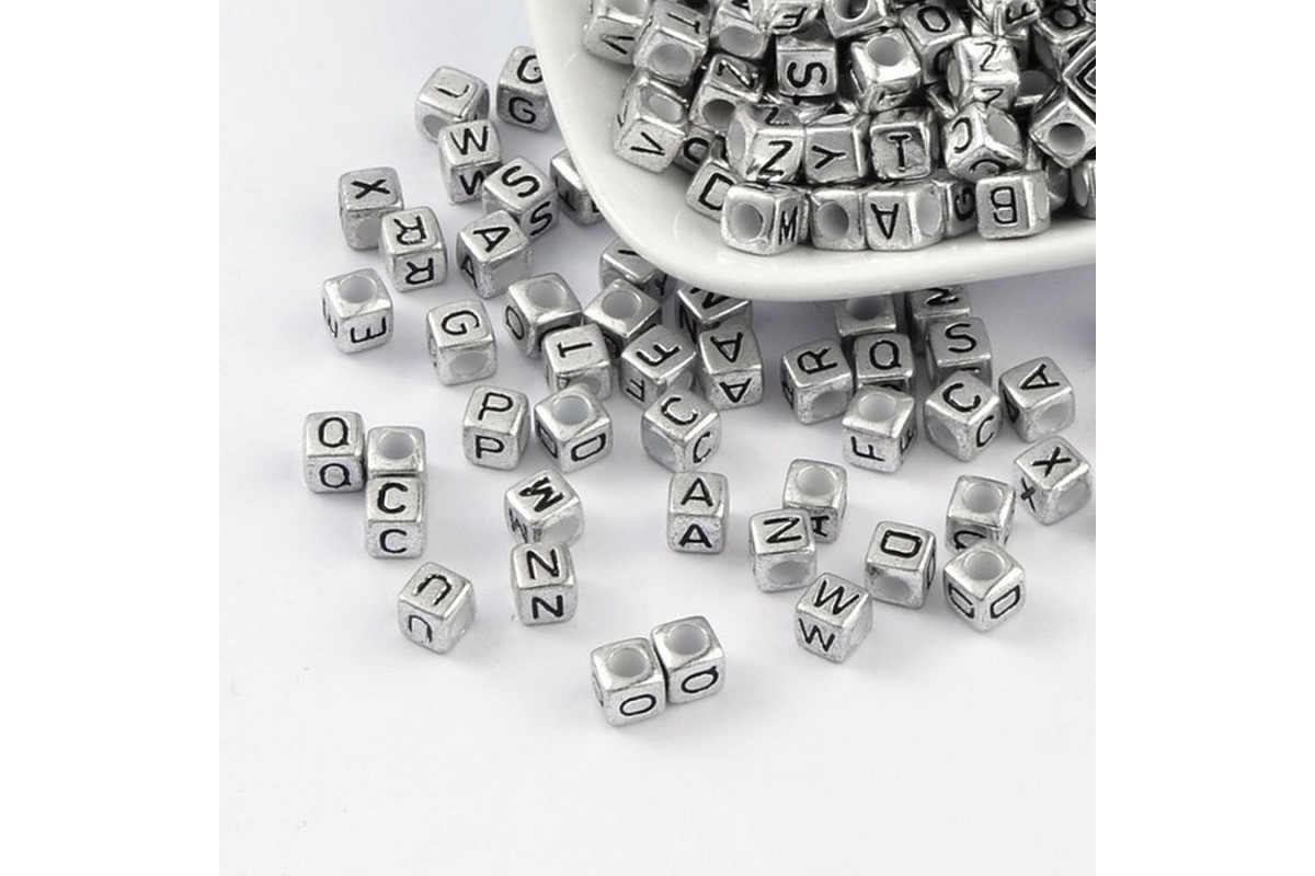 Декоративные бусинки для творчества Алфавит Кубики Dom Busin УТ000004425 в упаковке 130 шт