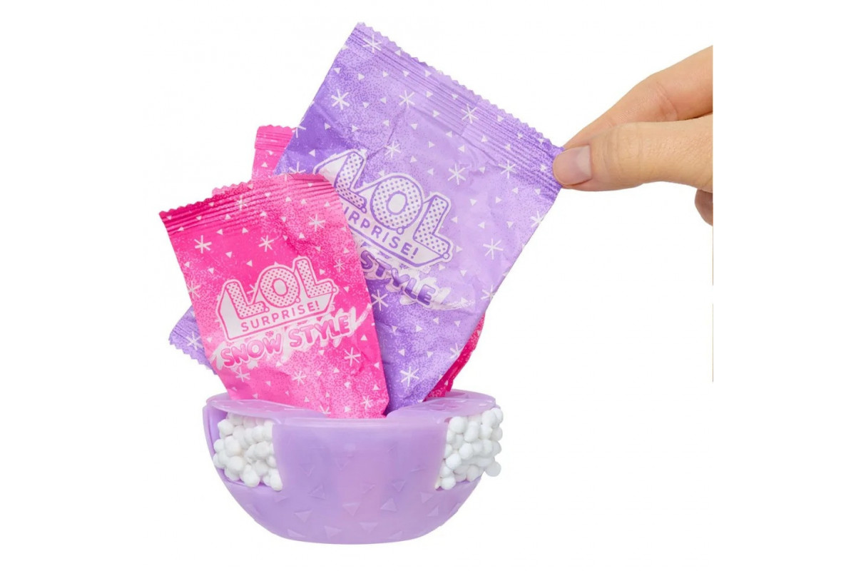 Игровой набор с куклой "Снежный стиль" 429692 в ассортименте