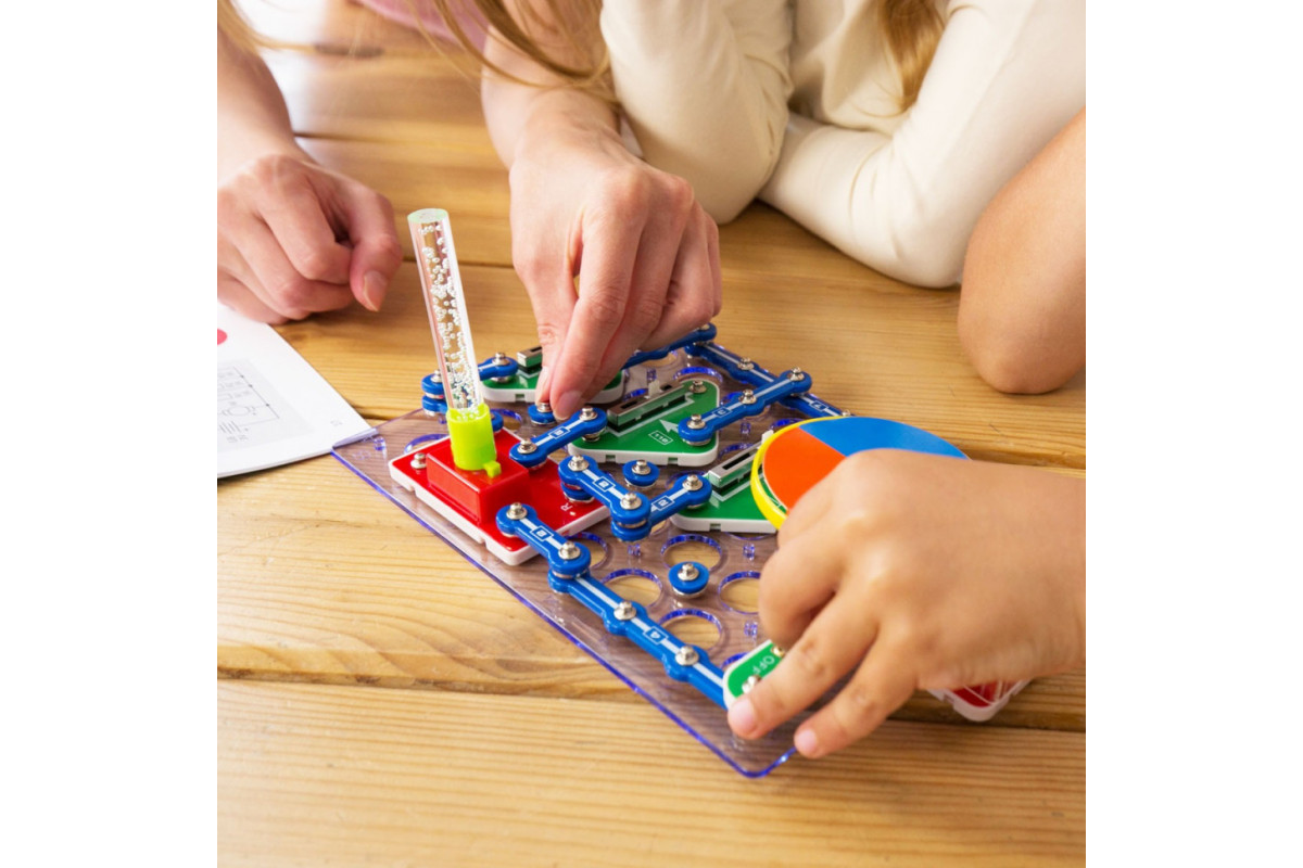 Электронный конструктор "Свет и цвет RGB" DOKA D70700 со светом