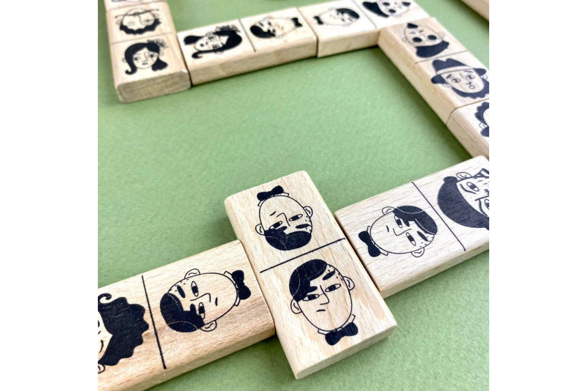 Настольная игра Домино "Персонажи" 900620 от 2 до 6 игроков 45 элементов