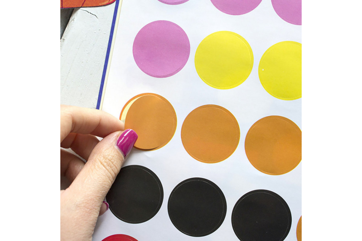 Книги з наклейками "Чудові свята" 830003 цікаві кружечки